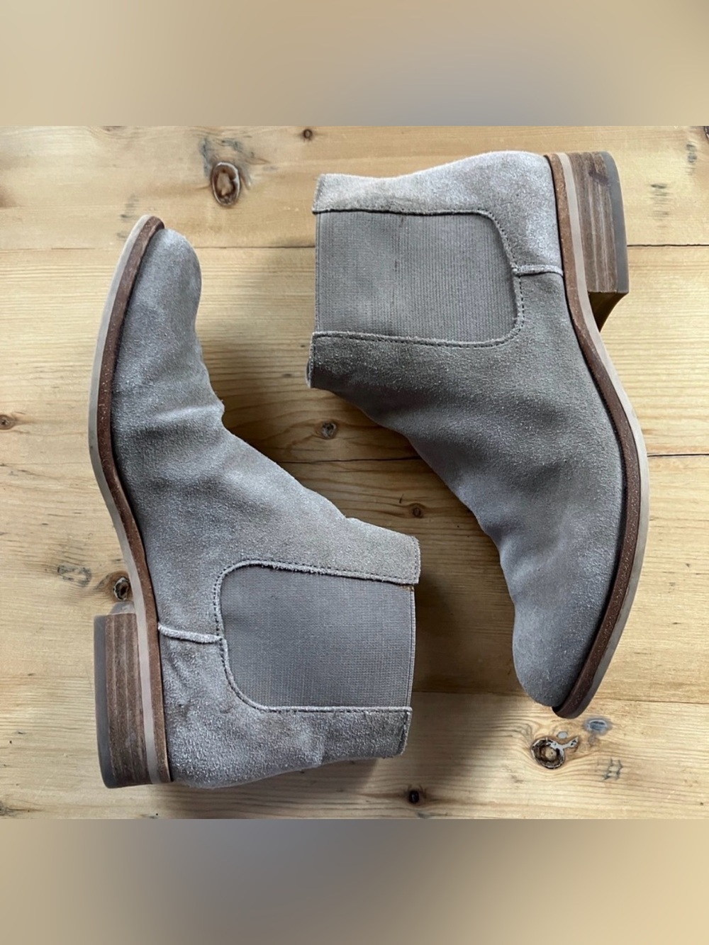Dolce Vita Taupe Low Stack Heel Chelsea Boot in Used Condition Size 7
